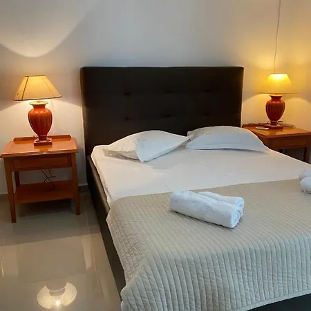 Pensiunea Promenada Mamaia Nord 3* Нэводари