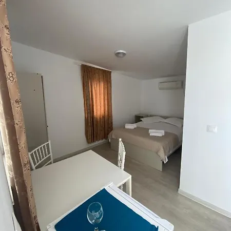 Vendégház Pensiunea Promenada Mamaia Nord *