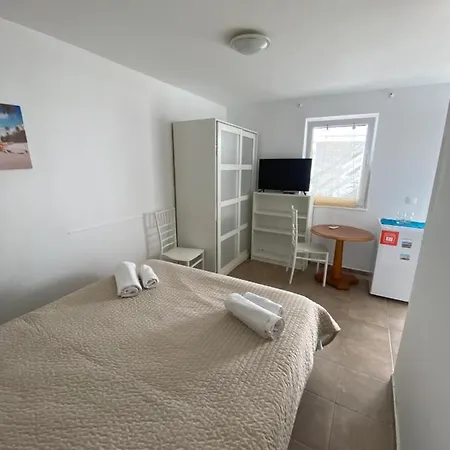 Pensiunea Promenada Mamaia Nord 게스트하우스 Năvodari