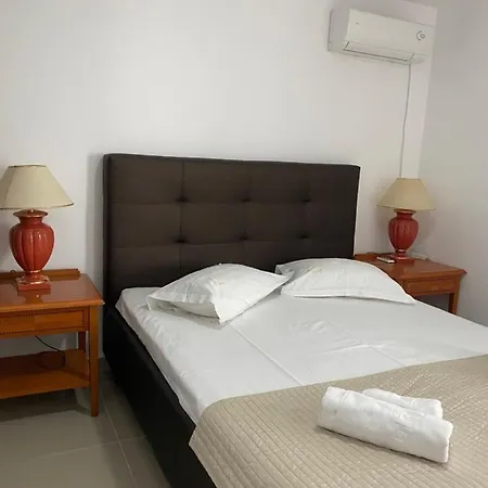 Konukevi Pensiunea Promenada Mamaia Nord 3*